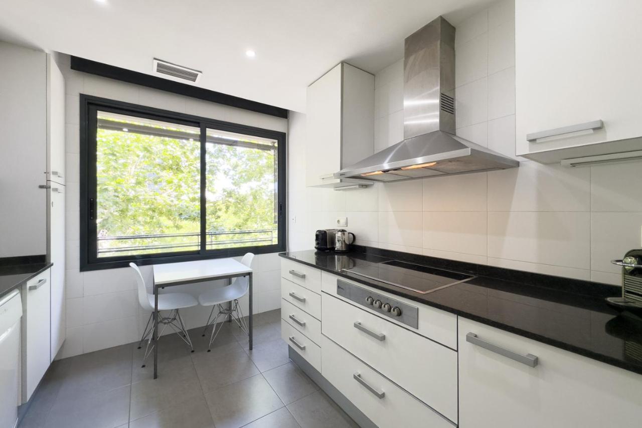 The Lonely Chimney Apartments Barcelona Ngoại thất bức ảnh