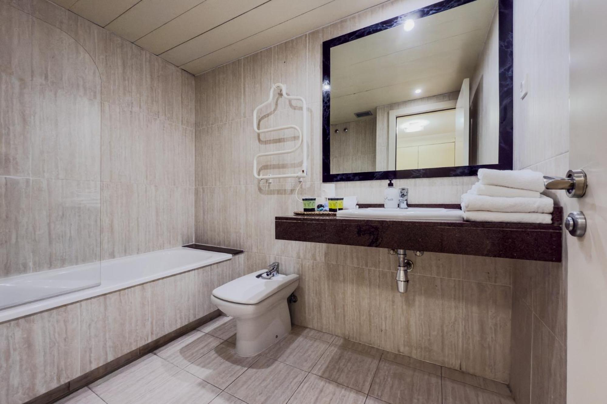 The Lonely Chimney Apartments Barcelona Ngoại thất bức ảnh