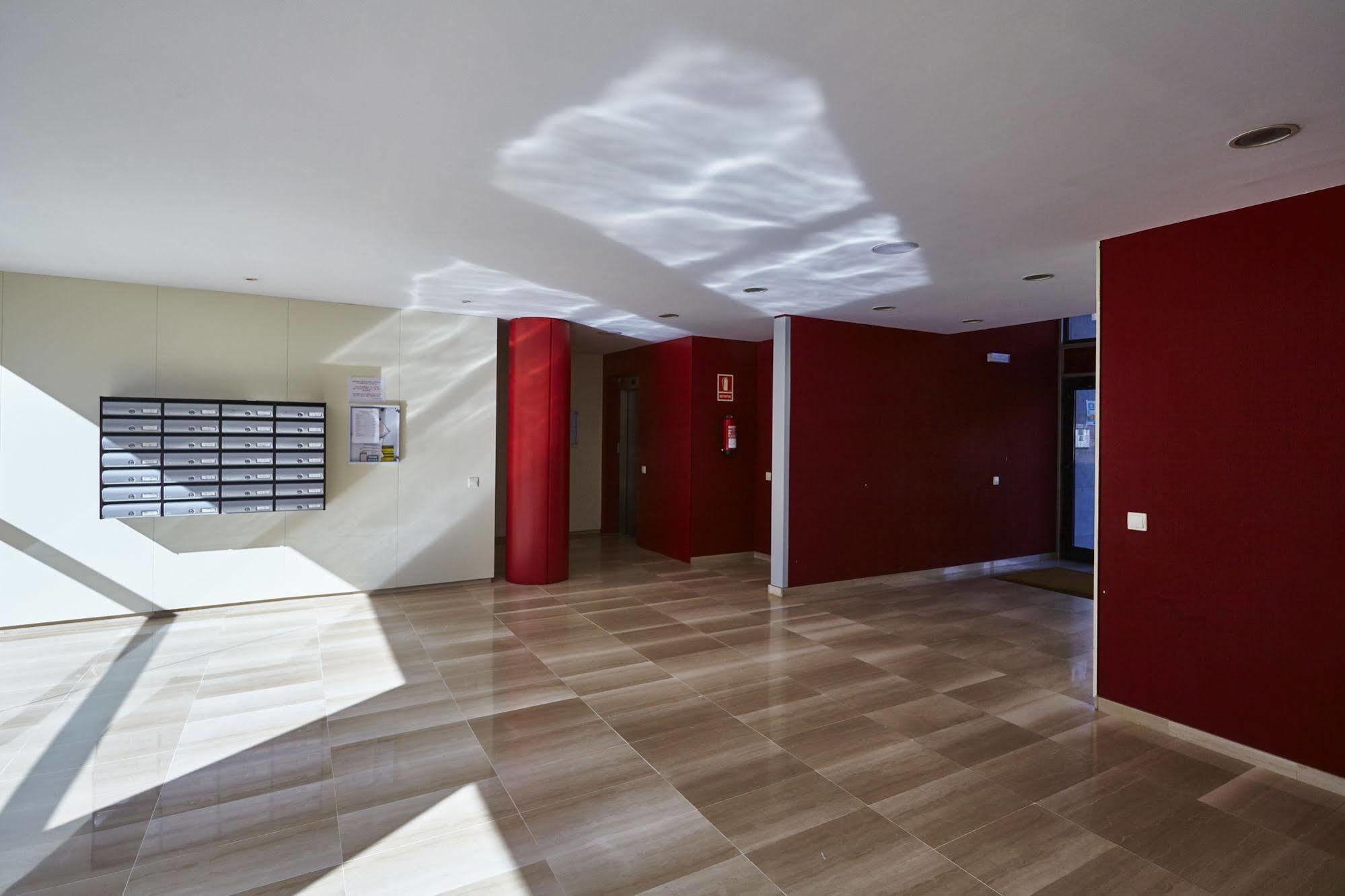 The Lonely Chimney Apartments Barcelona Ngoại thất bức ảnh